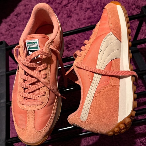 Puma Salmon Sneakers with Retro Design and Textured Rubber Sole - Picture 1 of 4